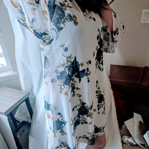 🚫SOLD OUT🚫Mesh Floral Dress - Picture 2 of 5